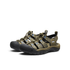 Men's Newport Retro Sandal x Études Studio Etudes Olive