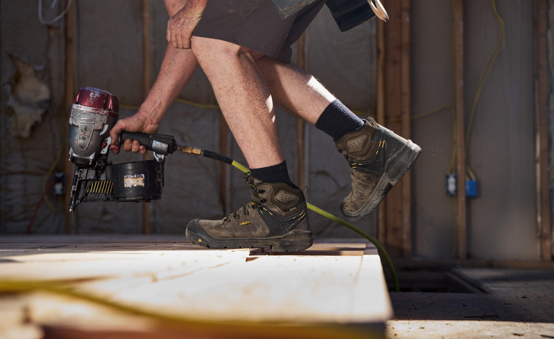 Men's Dover 6" Waterproof (Carbon Toe) Dark Earth/Black