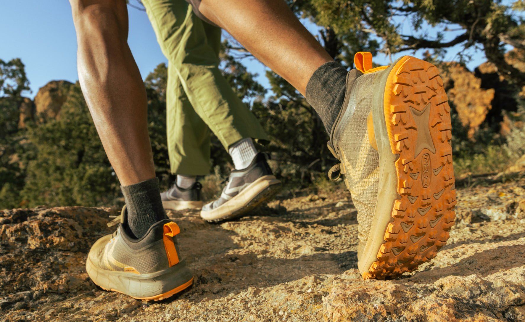 Men's 450 Dirt Waterproof Hiking Shoe Lemon Curry/Black