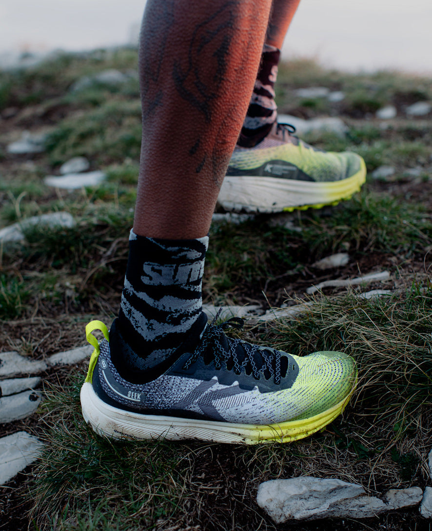 Men's Seek Trail Running Shoe Black/Evening Primrose