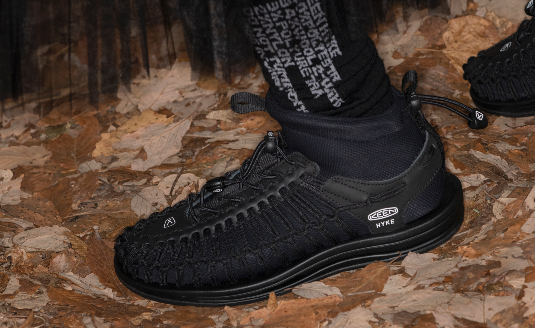 Women's UNEEK High Top x HYKE HYKE Black
