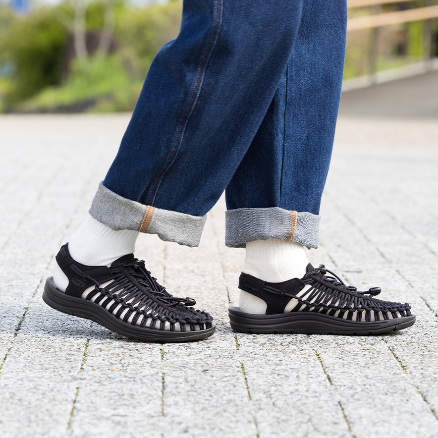 Women's UNEEK Sneaker Black/Black